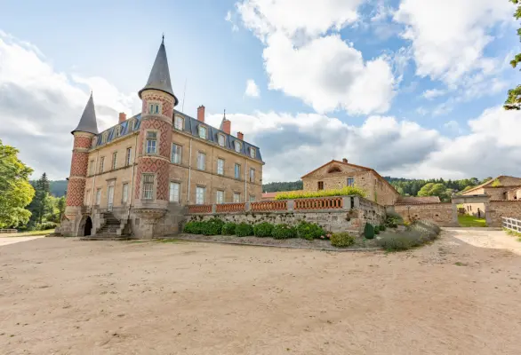 Domaine et Château de Valinches à Marols